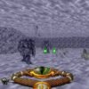Una scena di gioco dinamica che mostra un personaggio di Heretic o Hexen in azione, con incantesimi o un'arma fantasy