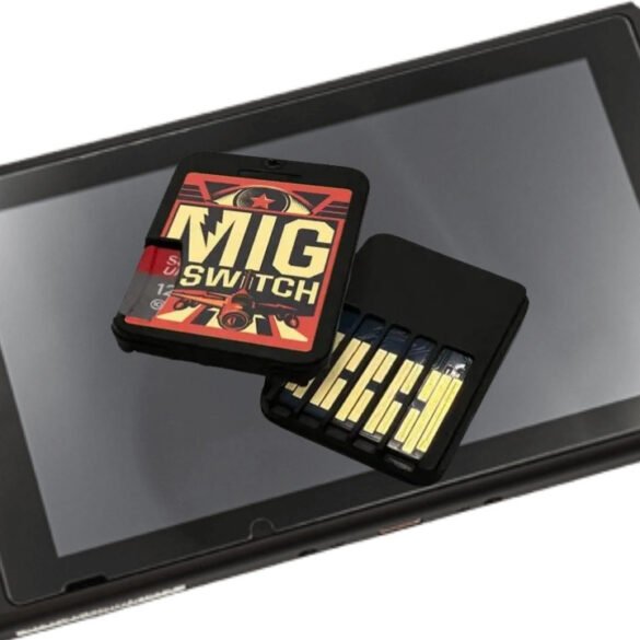 Una foto ravvicinata di una cartuccia MIG Switch con una scheda microSD inserita, sullo sfondo una Nintendo Switch.