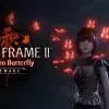 Un'immagine inquietante di una delle sorelle gemelle, Mio, che usa la Camera Obscura in un villaggio misterioso, con il logo di Fatal Frame II: Crimson Butterfly REMAKE