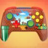 Un'immagine del nuovo controller wireless Turtle Beach a tema Super Mario Bricks, con il design lenticolare che mostra due immagini diverse di mattoncini.