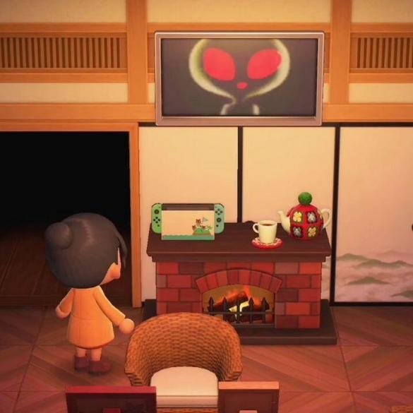 Personaggio di Animal Crossing New Horizons mentre la TV trasmette un messaggio alieno alle 3:33 del mattino.