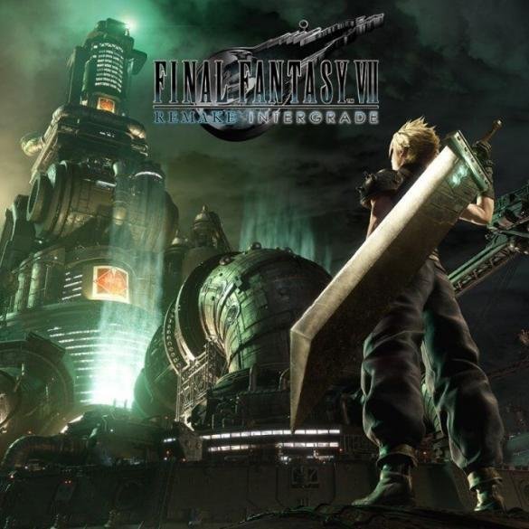 Cloud Strife osserva il reattore Mako di Midgar con la Buster Sword in spalla in FINAL FANTASY VII REMAKE INTERGRADE.
