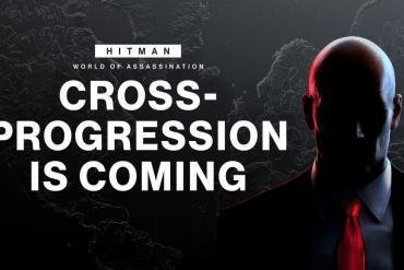L'Agente 47 di spalle mentre guarda un orizzonte digitale, simbolo della nuova funzione cross-progression di HITMAN World of Assassination su Nintendo Switch.