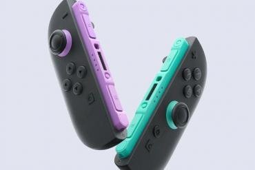 I nuovi Joy-Con 2 nelle colorazioni Viola Chiaro e Verde Chiaro su sfondo neutro.