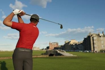 Gameplay di PGA TOUR 2K25 su Nintendo Switch 2 che mostra il colpo di un golfista professionista.