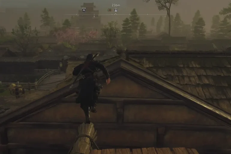 Naoe esegue un salto manuale tra i tetti del Giappone in Assassin's Creed Shadows su Nintendo Switch 2.