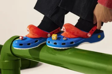 Lineup ufficiale della collezione Crocs x Super Mario con zoccoli a tema Mushroom Kingdom