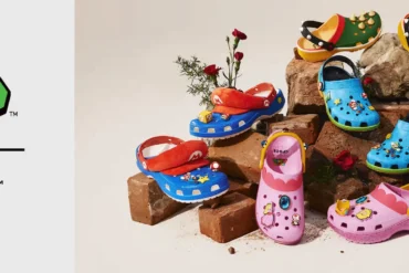 I Classic Clog Super Mario di Crocs, con charm Jibbitz esclusivi di Mario e Luigi, sono ora disponibili all'acquisto sul Nintendo Store italiano insieme al resto della collezione dedicata al Mushroom Kingdom